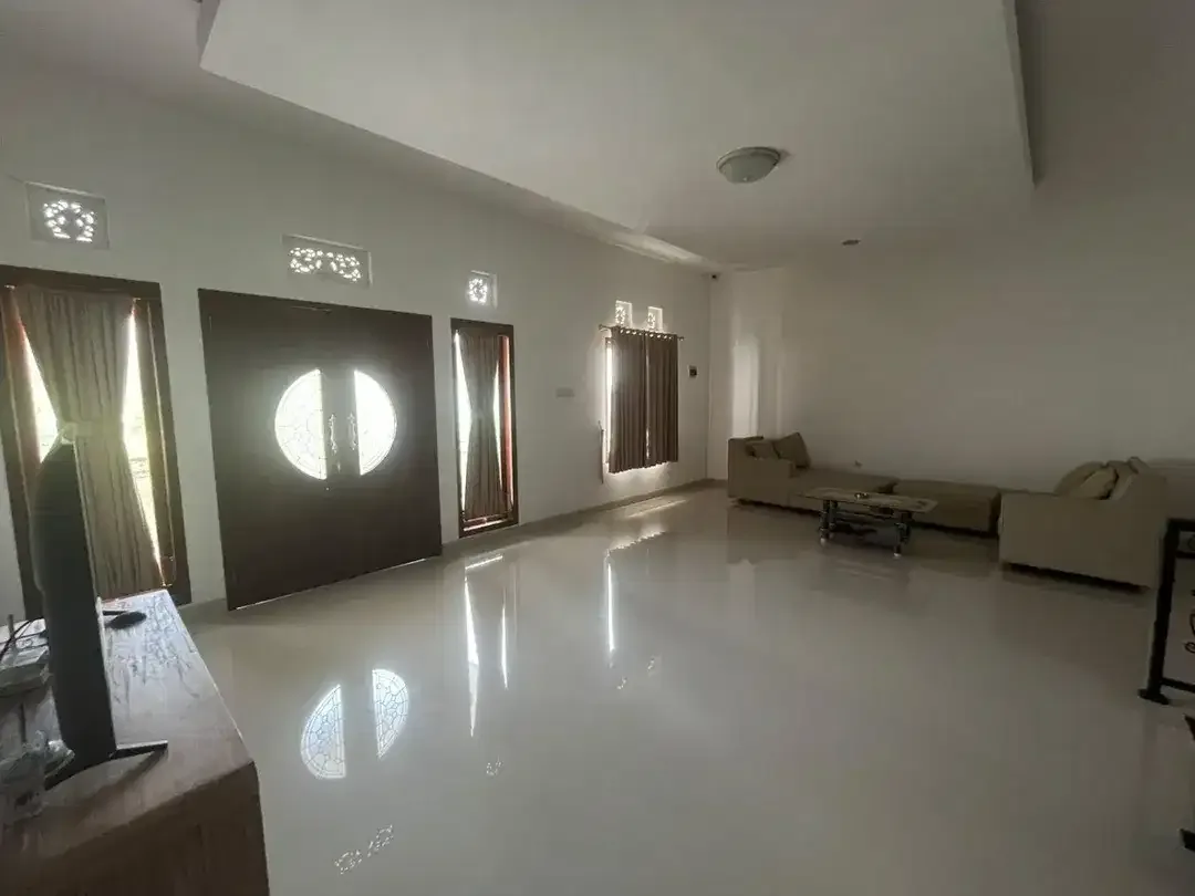 Spacious Fully Furnished 4-Bedroom Villa For Rent In Tanjung Benoa - Image 9 of 10