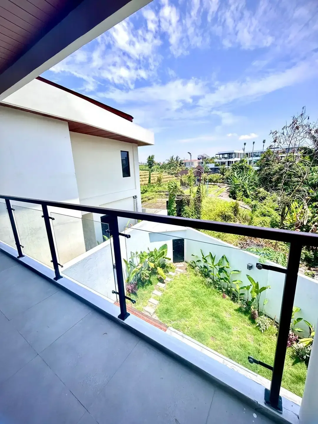 VILLA READY NEW 4BR DEKAT PANTAI CEMAGI FURNISHED DI CANGGU - Image 3 of 10