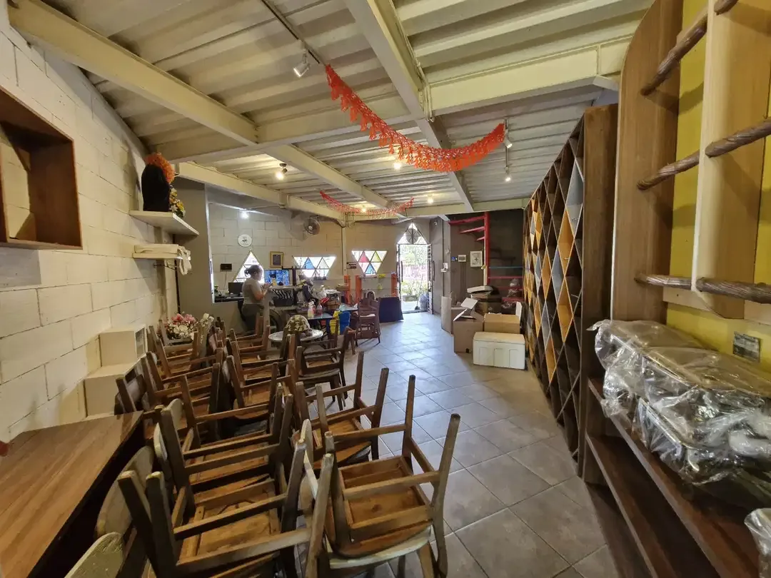 CAFE RESTO DISEWAKAN DI KETEWEL DENGAN OCEAN VIEW - Image 8 of 10