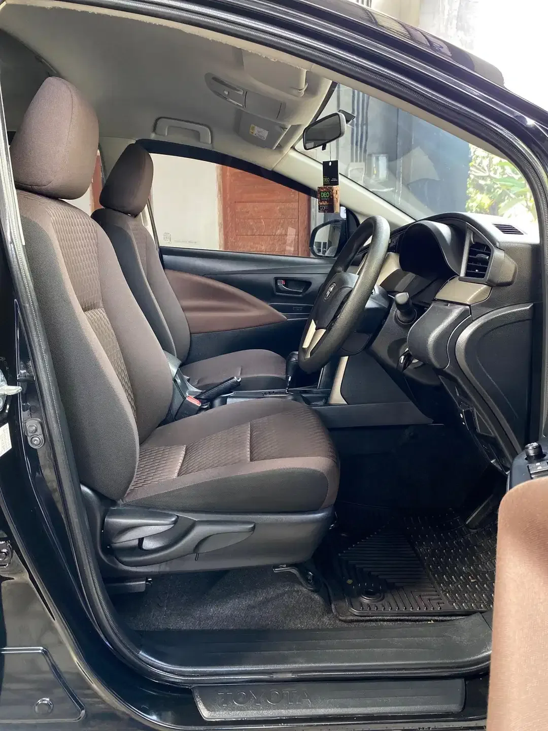 Innova G 2.4 Diesel Matic 2024 - Image 10 of 10