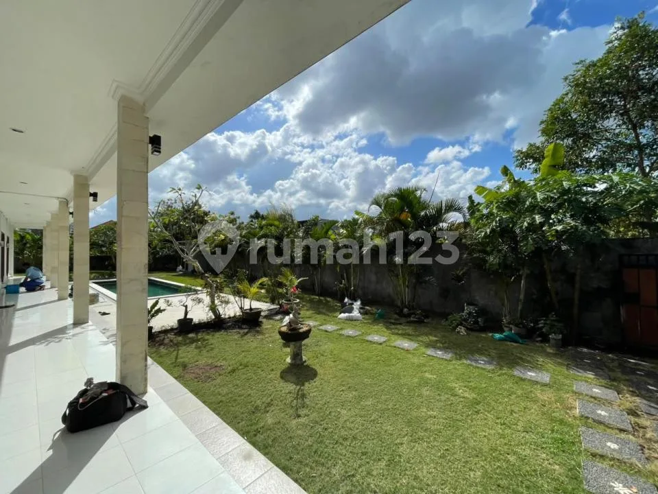 For Rent Spacious 3 Bedrooms Villa In Tuka, Dalung - Image 3 of 4