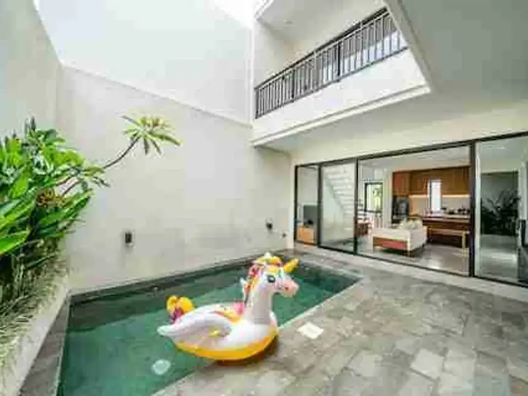 Villa Tropical Modern Tumbak Bayuh Canggu Dekat Pantai - Image 5 of 10