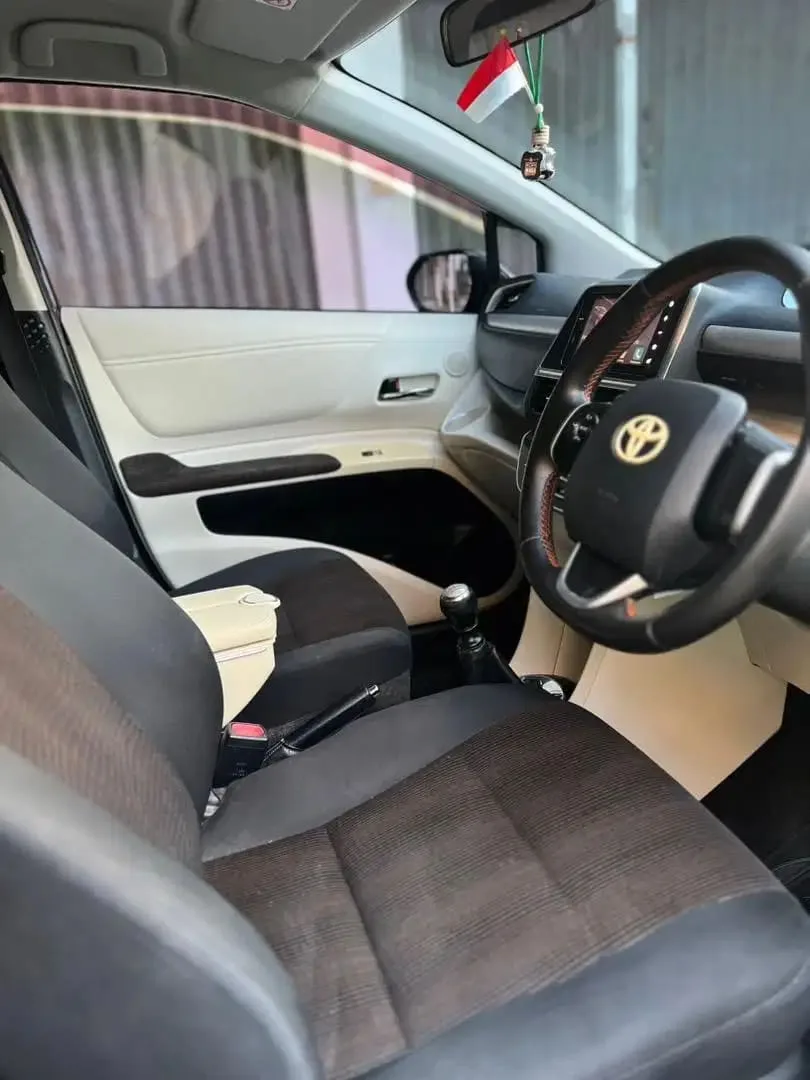 Toyota Sienta v 2017 manual,asli bali - Image 10 of 10
