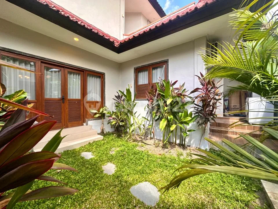 Rumah Mewah di Tengah Kota Umalas Bali Dekat ke Canggu Ada Kolam Renang - Image 2 of 4