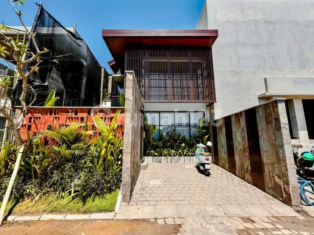Below Market Brand New Tropical Villa Only 5 Min To Canggu Beach - Image 1 of 7