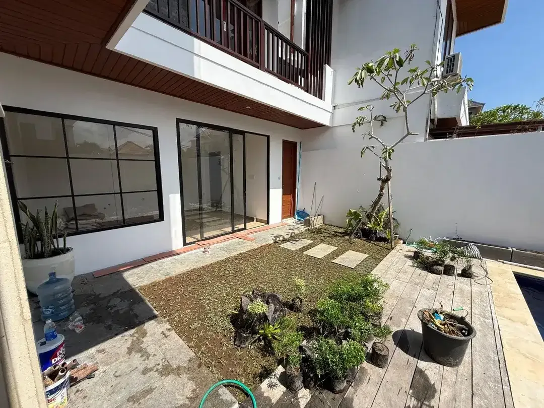 VILLA TROPICAL MODERN DI CEMAGI BADUNG BALI DEKAT PANTAI - Image 4 of 10