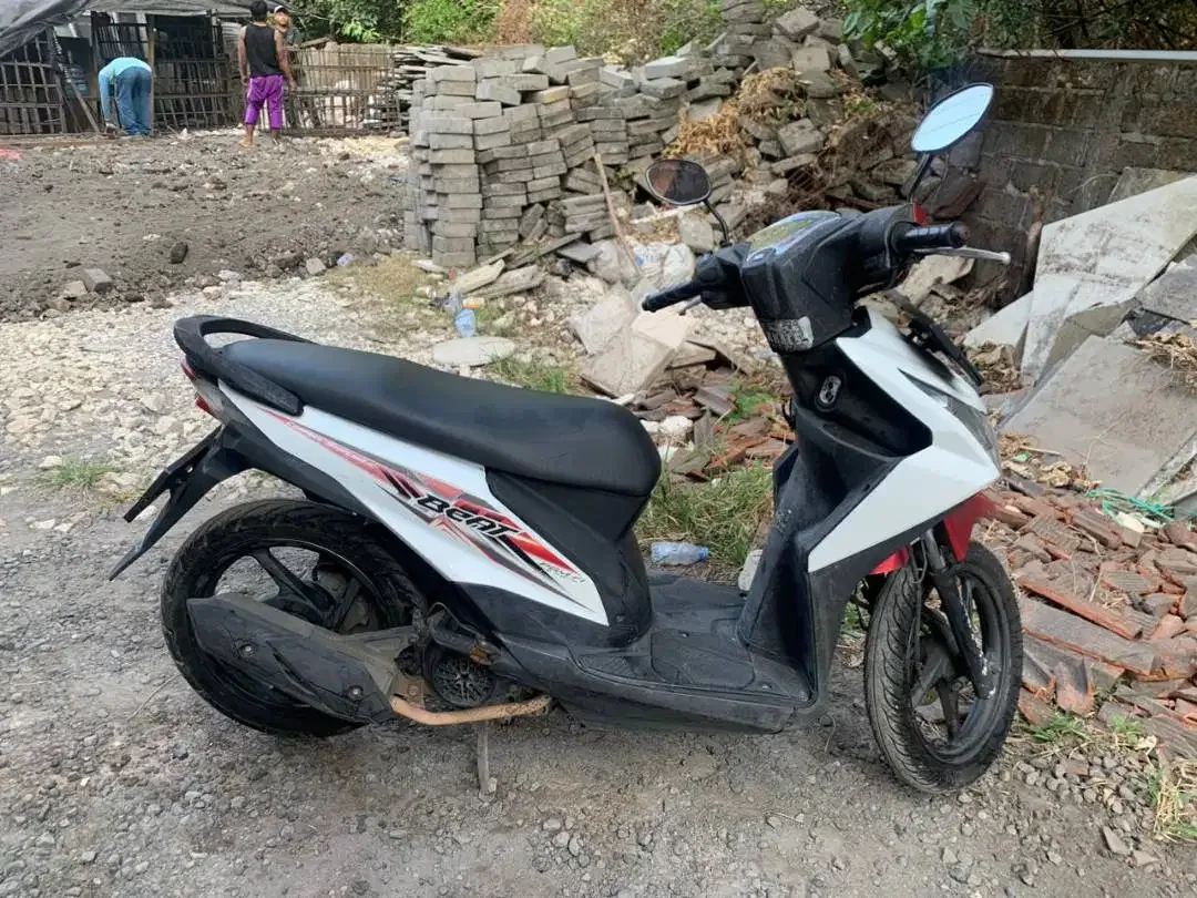 Jual Honda Beat Fi warna Putih Merah tahun 2016 - Image 4 of 4
