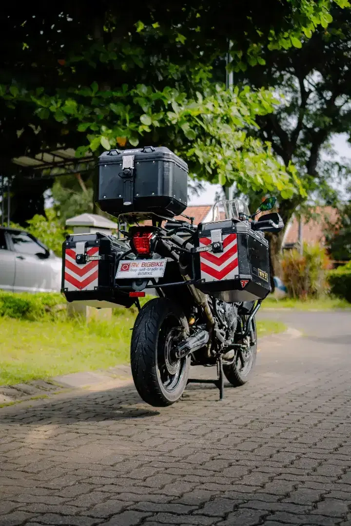 Triumph Tiger 800 2014 Black FULL OHLINS, for touring - Image 10 of 10
