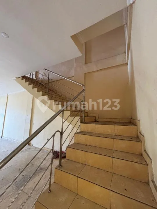 Dijual Ruko 3 Lantai Dekat Living World Denpasar Bali - Image 2 of 4