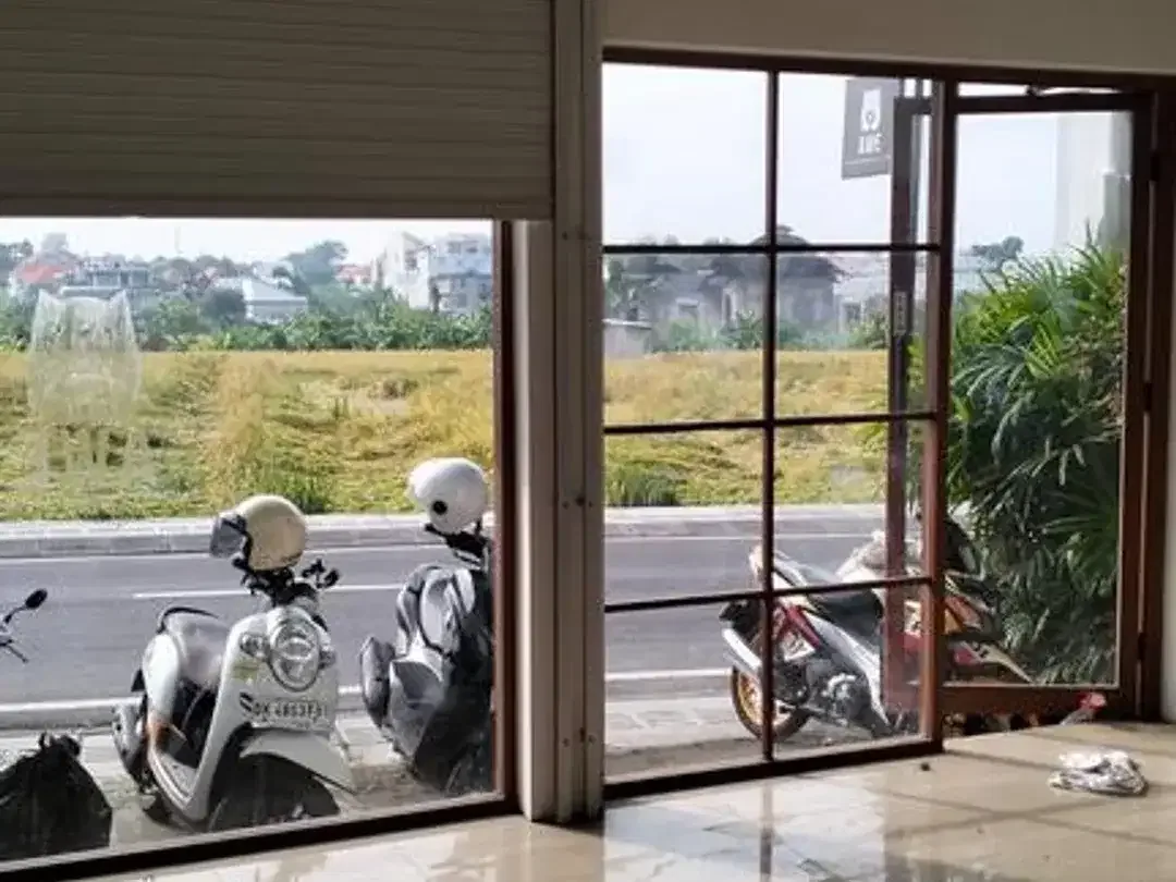 Strategic Shop Space For Rent In Batu Bolong, Canggu Area - Image 2 of 2