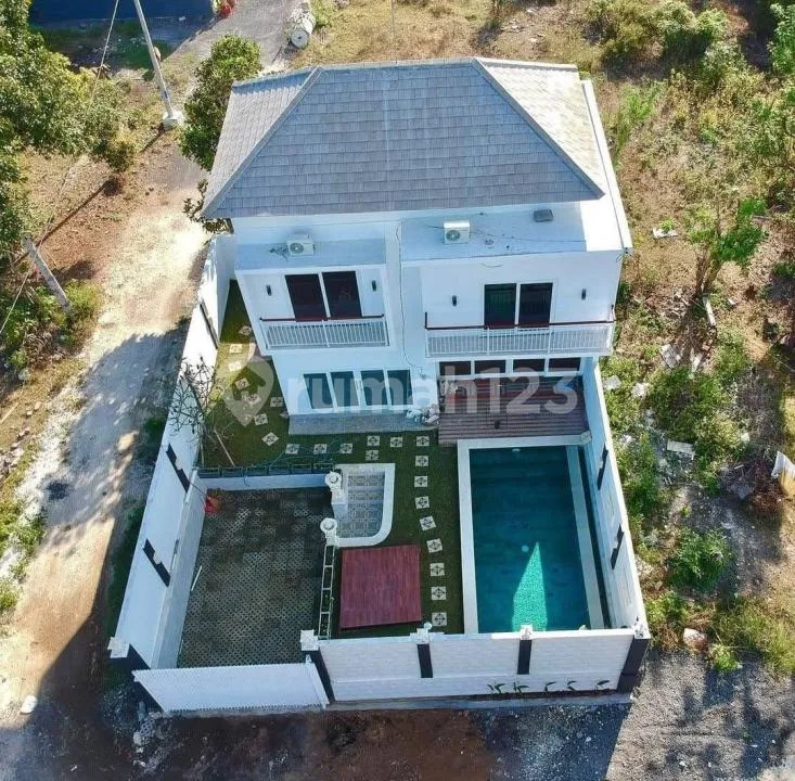 Villa 2 Lantai Strategis Dekat Pantai Ada Pool di Ungasan - Image 1 of 4
