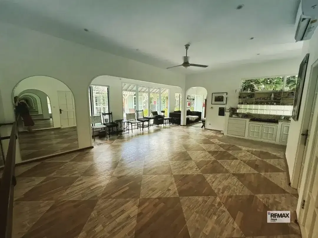 Charming 2Br Villa In Prime Seminyak Walking Distance To Restaurants & Attractions - Image 6 of 10