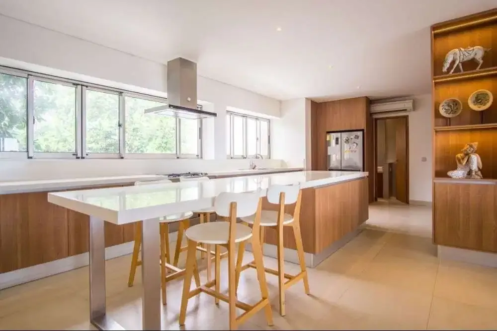 FOR SALE LUXURY BEACHFRONT VILLA IN BERAWA CANGGU - Image 5 of 10