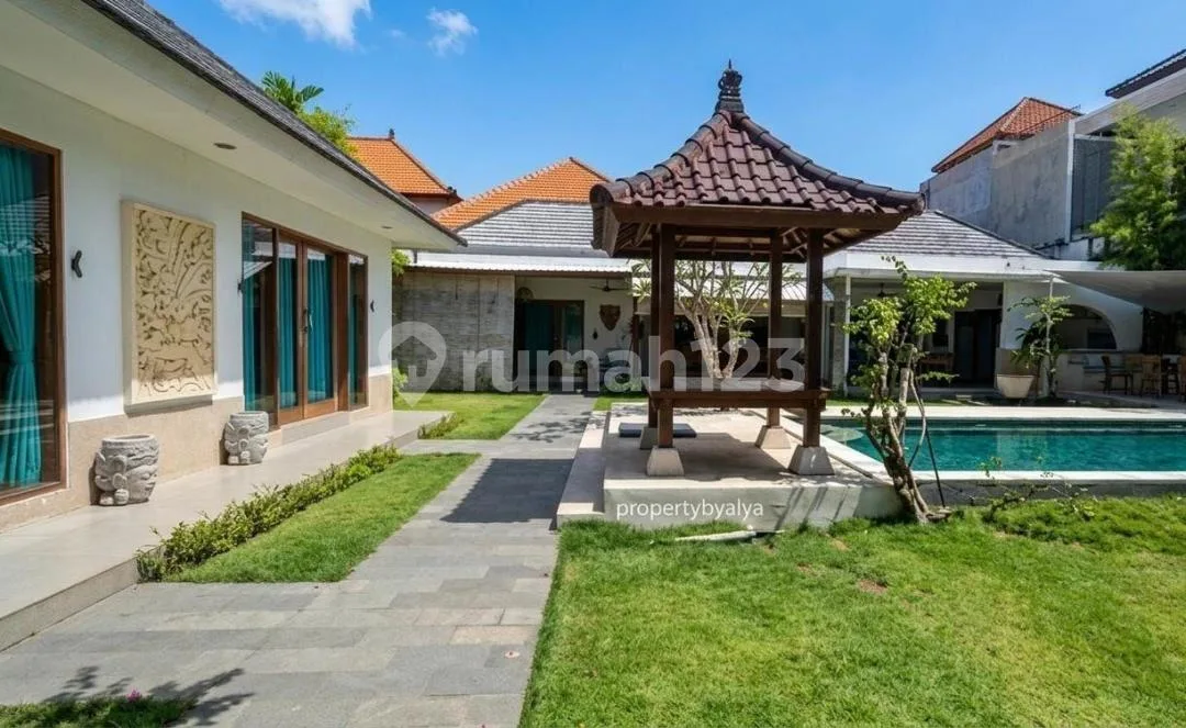 Tropical 5 Bedroom Villa With Massive Garden & Direct Passive Income In Prime Renon - Image 2 of 4