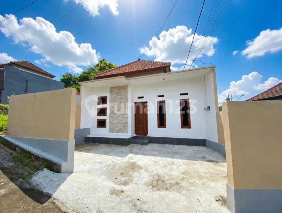 Rumah Jalan Cempaka Putih Kerambitan Siap Huni - Image 1 of 4