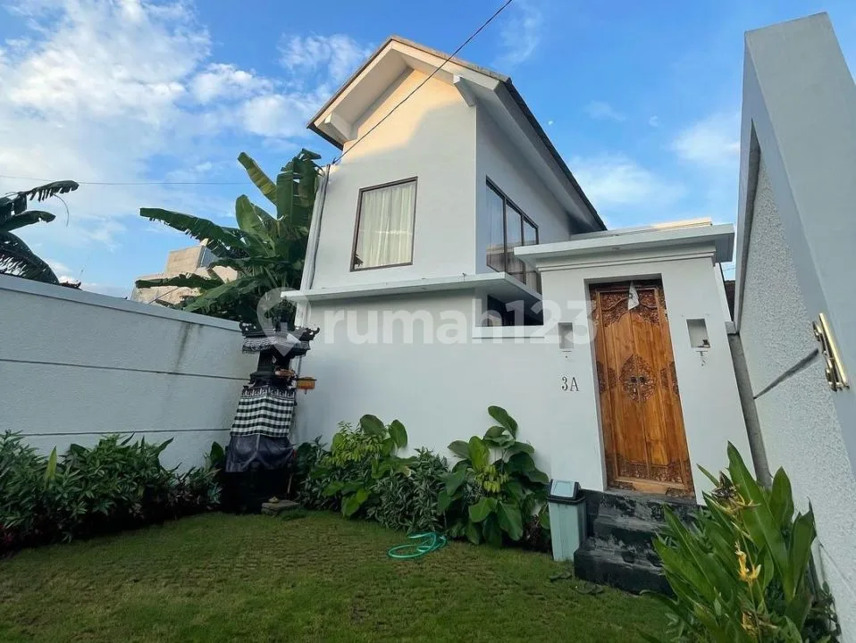 Griya Jimbar Villa 1 Master br Dekat Sanur Mall Living World Ketewel Dyatmika School Bali International Hospital Bali Golf International Vasaka Rumah Sakit Kasih Ibu - Image 2 of 4