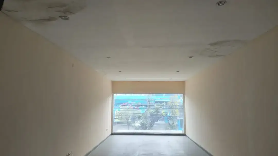 RUKO KOMERSIAL 2 LANTAI DISEWAKAN DI JALAN BYPASS SANUR - IMB LENGKAP - Image 3 of 7