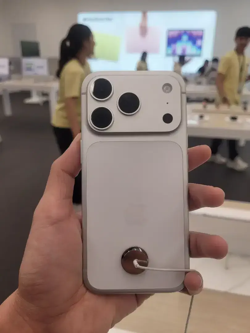 PROMO iPHONE 17 PRO DP 0 - Image 2 of 2