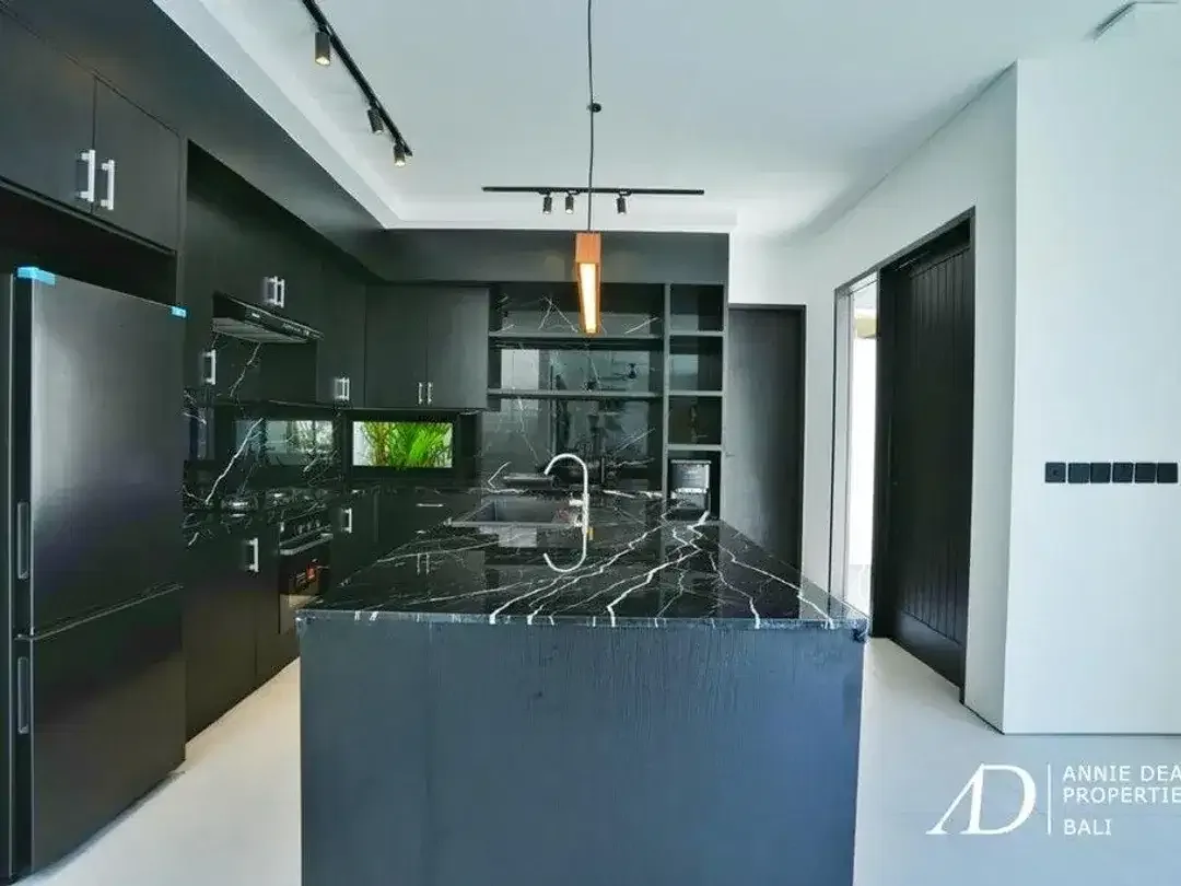 FREEHOLD | BRAND-NEW 3-BEDROOM VILLA IN CANGGU - TUMBAK BAYUH - Image 6 of 10