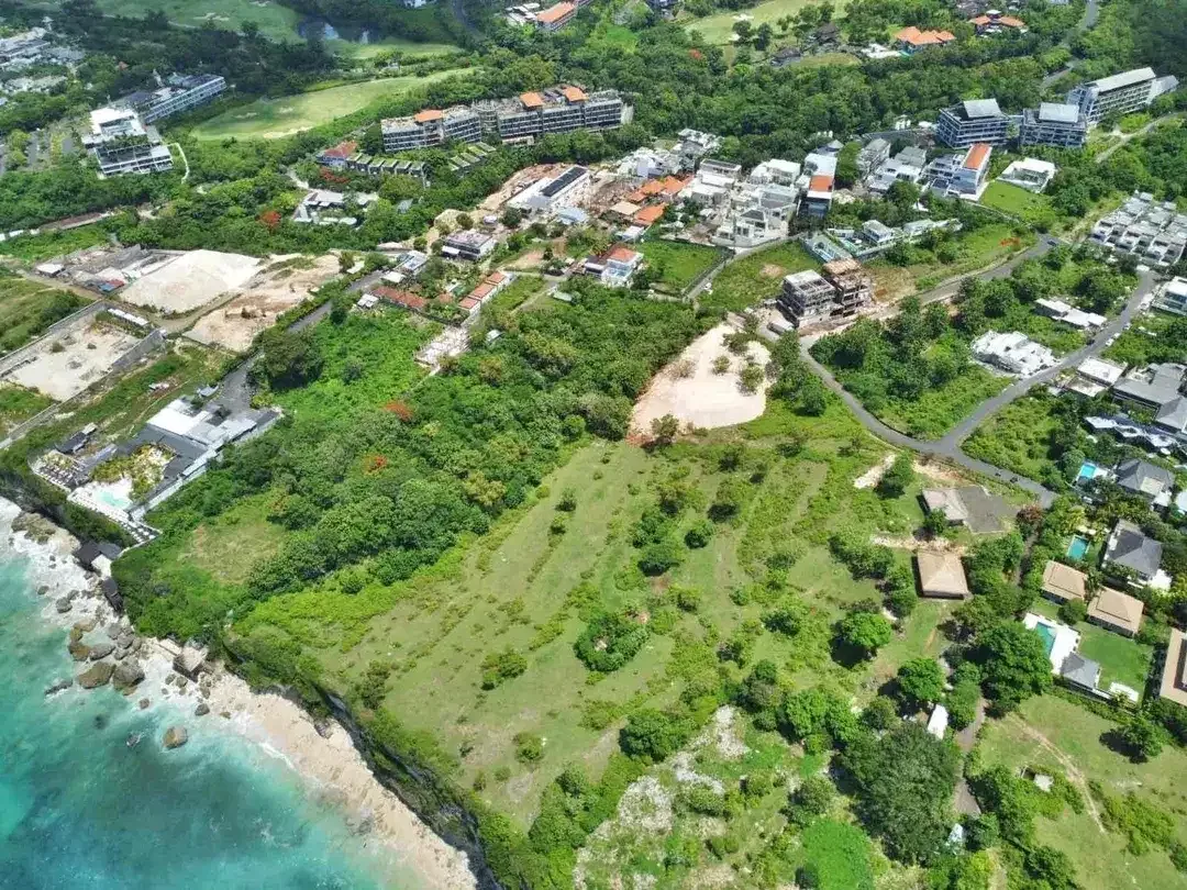 Dijual Tanah Premium Sangat Langka Ocean View
Lokasi - Jalan Pantai Cemongkak, Pecatu, Uluwatu, Kuta Selatan - Image 7 of 8
