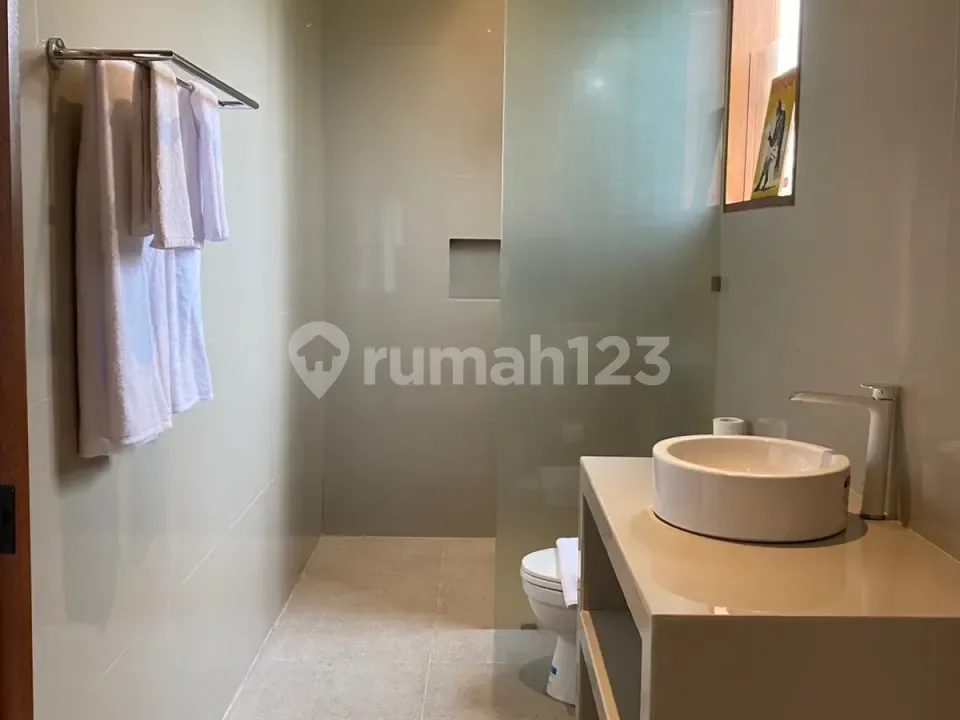 2Br Stylish Villa, Easy Beach & Cafe Access In Pererenan - Image 3 of 4