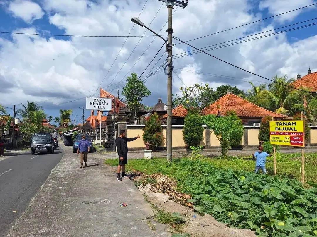 Dijual Tanah Pinggir Jln. Utama Ubud 700 m2 Cocok Usaha dan Vill - Image 4 of 10