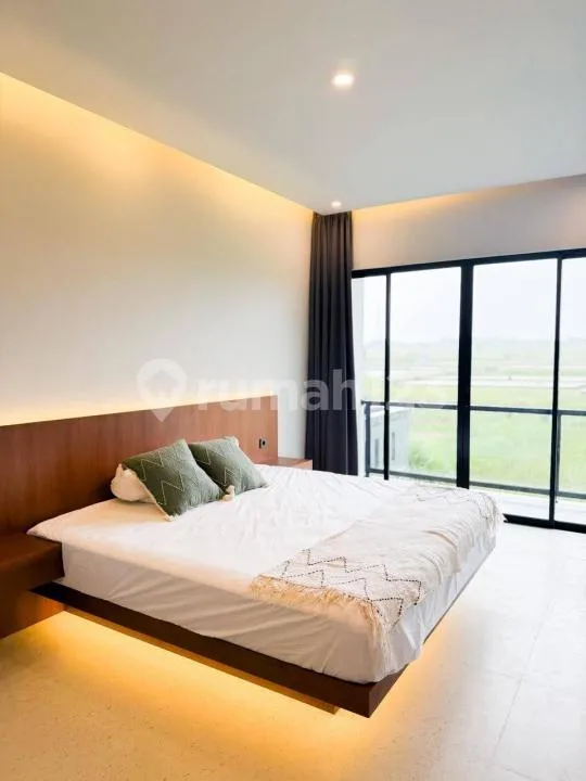 Villa Baru 2 LT Lengkap View Sawah Strategis Zona Kuning, Munggu - Image 1 of 4