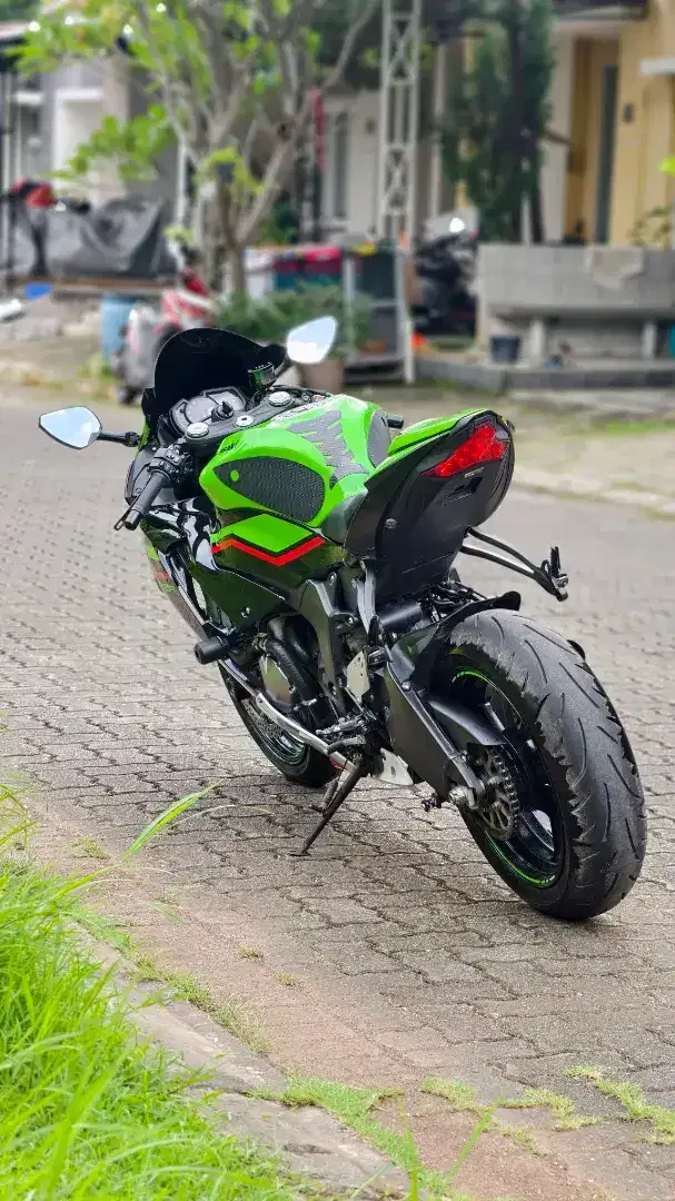 kawasaki zx6r 2021 green KRT iconic full mulus no minus - Image 5 of 10