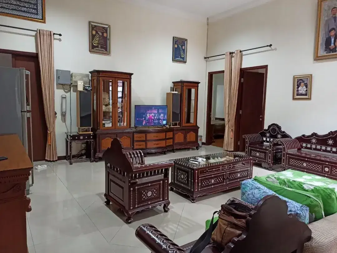 RUMAH MEWAH 2 LANTAI DI JL GN SOPUTAN DENPASAR DEKAT MALL - Image 5 of 10