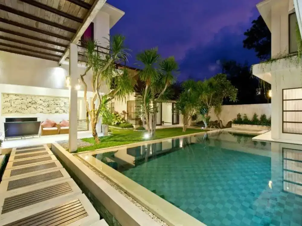 Luxury villa for sale, walk to Mertasari beach Sanur, Denpasar Bali - Image 1 of 10