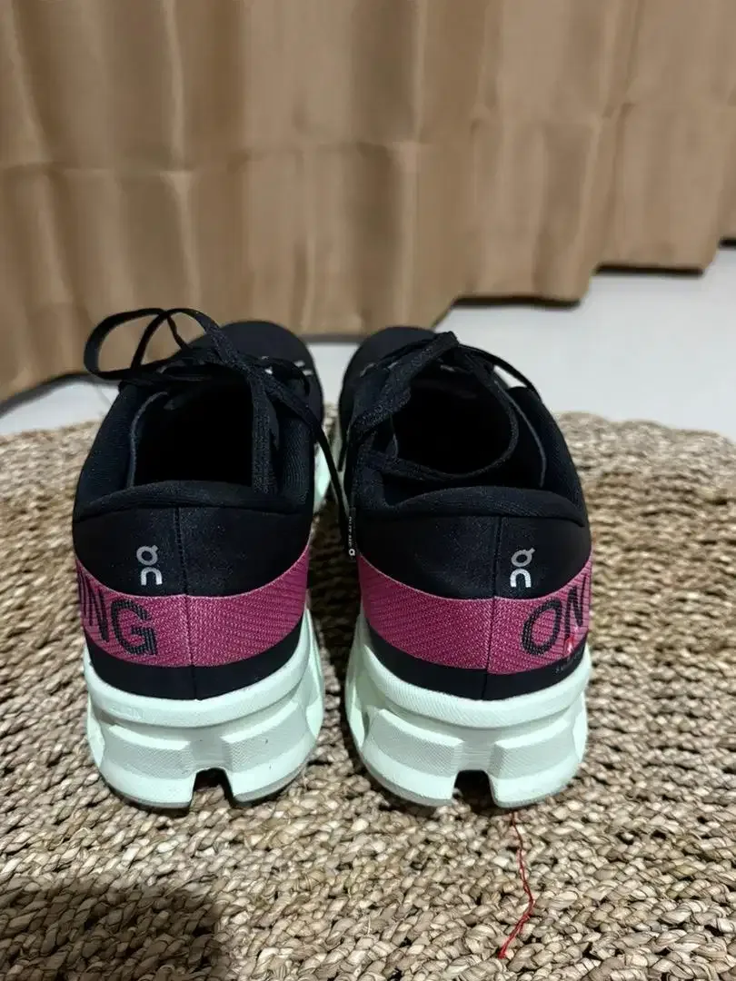 OnCloud Sepatu Pria Asli Size 45 BAGUS - Image 4 of 5