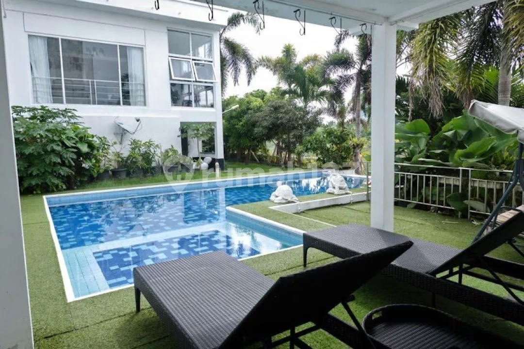 Luxury White Villa in Jimbaran with Garuda Wisnu Kencana View - Image 2 of 4