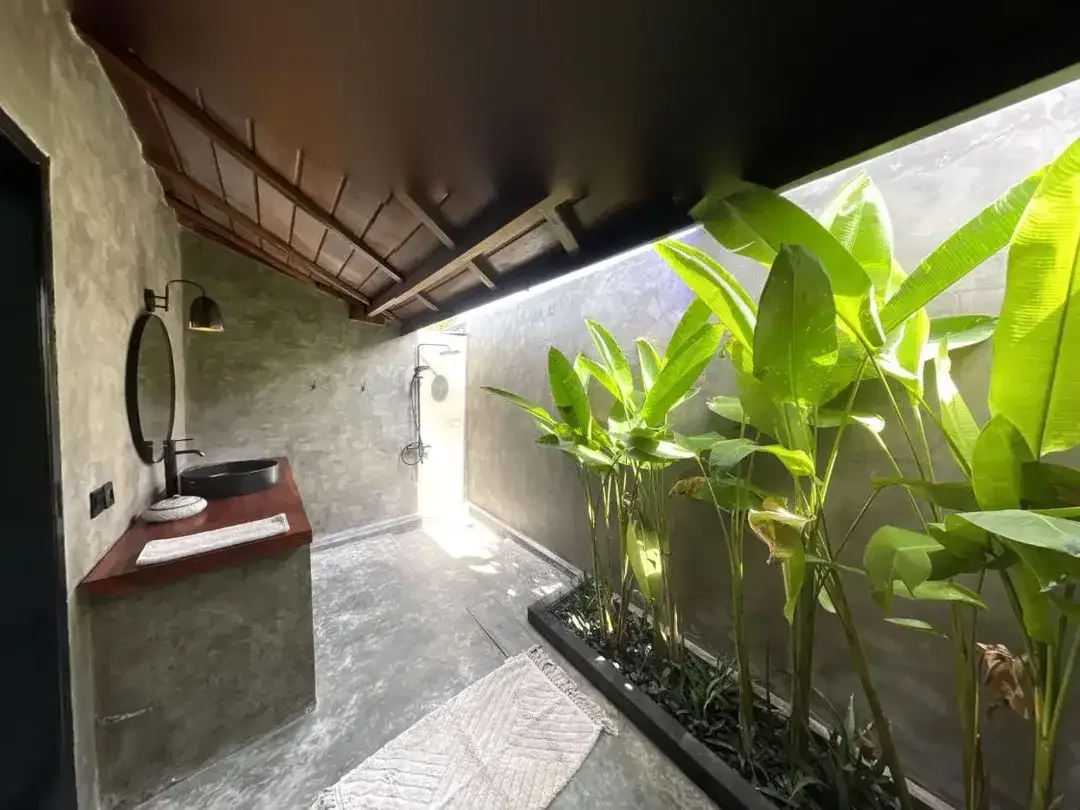 Leasehold - Seaside Serenity Discover Exquisite Living in Our Joglo Villa Canggu - Image 8 of 8