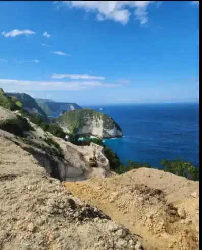 Land Near Sea Cliff Of Nusa Penida Beach - Image 7 of 10
