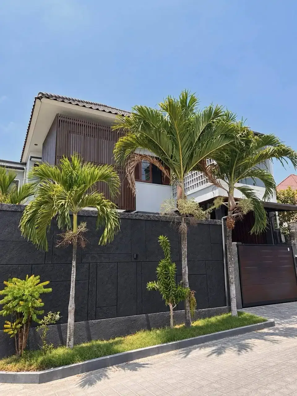 Di jual rumah siap huni Hook di area Denpasar Utara - Image 1 of 10