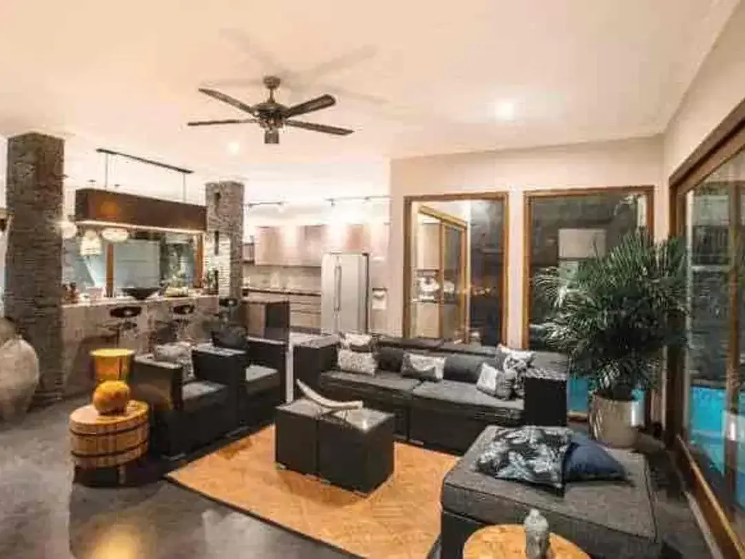 For Sale : Modern Villa Ricefield View In Central Berawa Canggu - Image 5 of 10