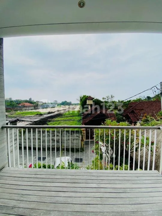Villa Strategis Dekat Potato Head Furnished Pool 2Lt di Seminyak - Image 1 of 4