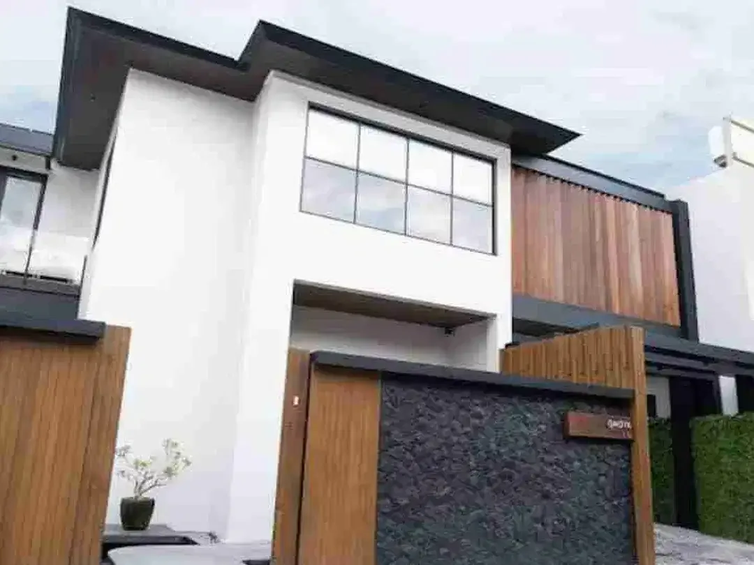 Vila Mewah Modern Minimalis Lokasi Utama Petitenget Seminyak - Image 1 of 10