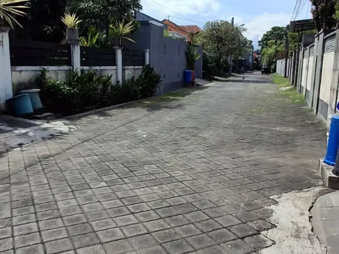 Dijual murah rumah hitung tanah dekat Plaza Renon - Image 3 of 9