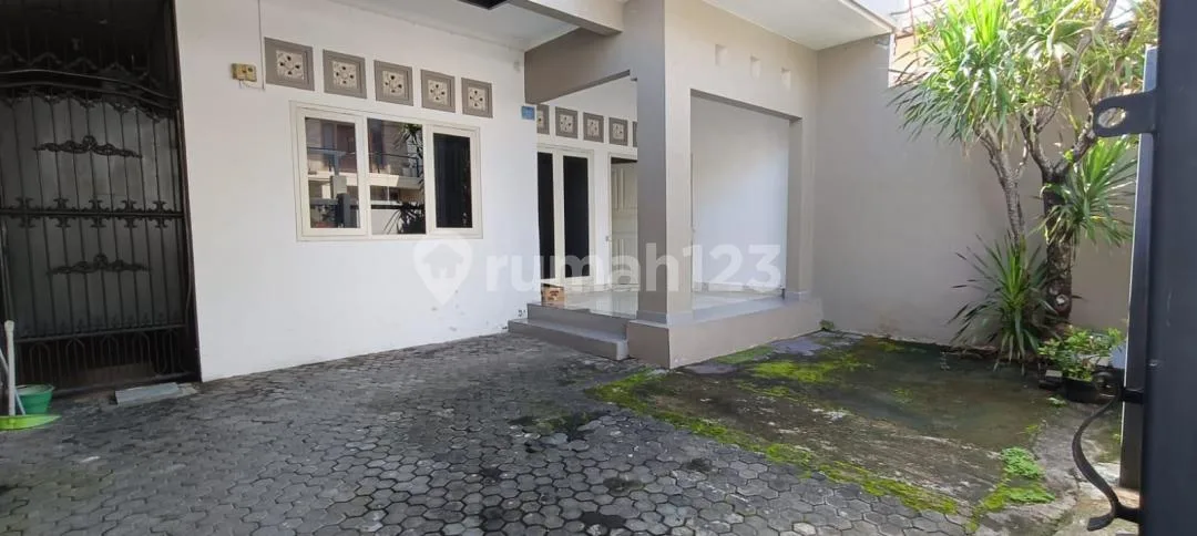 For Rent - Strategic House On Imam Bonjol, Across From Tsm - Image 3 of 4