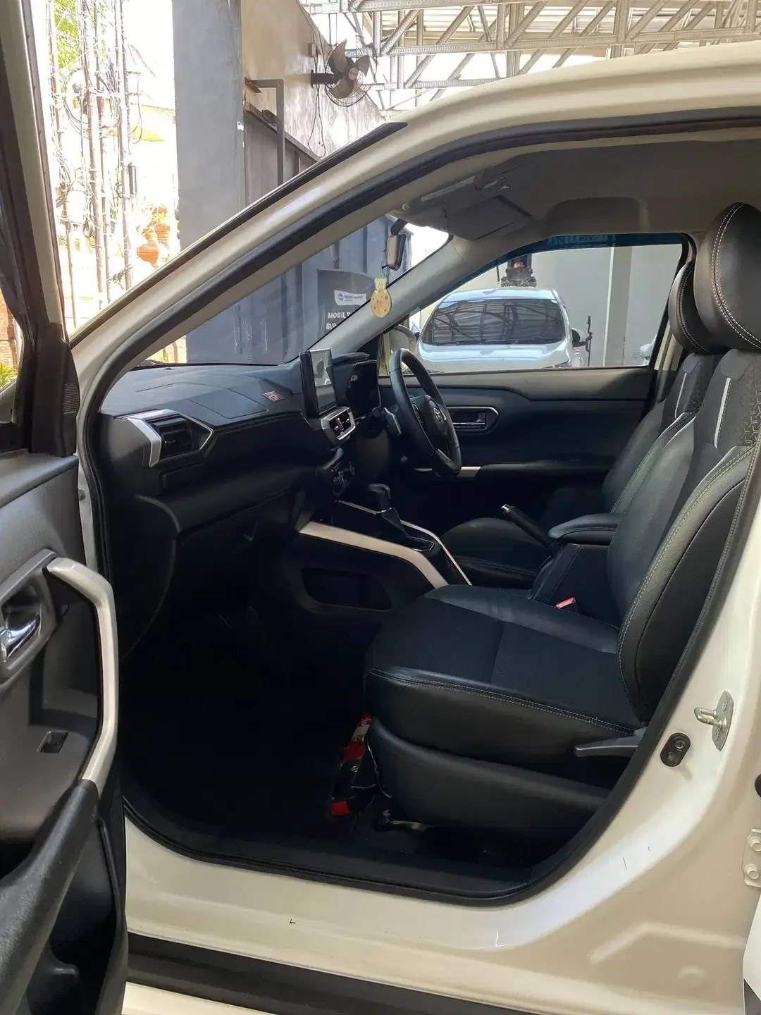 RAIZE GR 1.0 TURBO CVT 2021 - Image 4 of 10