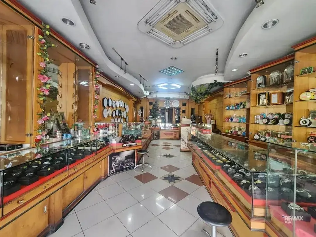Ruko Ex Toko Jam dijual di Gatsu Tengah. - Image 2 of 10