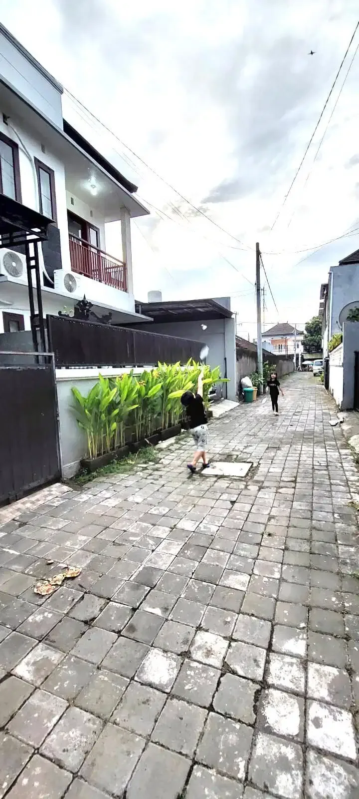 DIJUAL RUMAH LANTAI DUA DI JALAN AHMAD YANI DENPASAR UTARA - Image 2 of 6