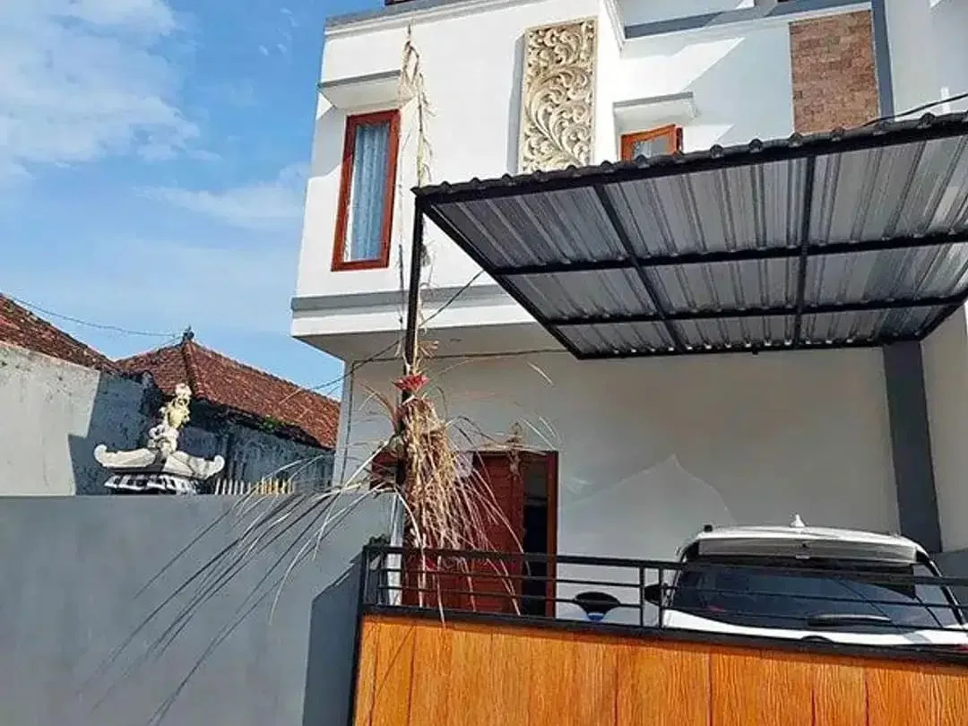 [Amr-064.Gev] Disewakan Bulanan Rumah Baru 2 Lantai di Gatsu Timur – Denpasar - Image 1 of 10