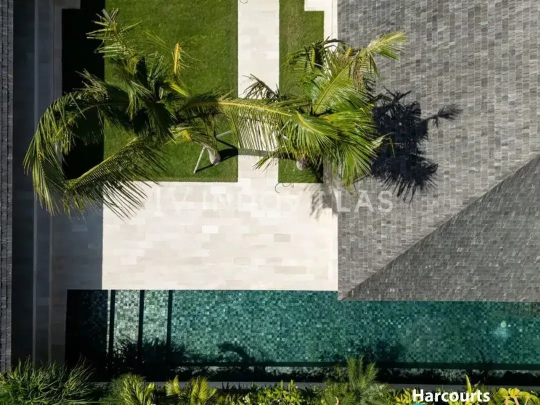 Villa Mewah 5 Kamar Tidur Siap Huni di Pererenan Bali Dekat Pantai - Image 5 of 10