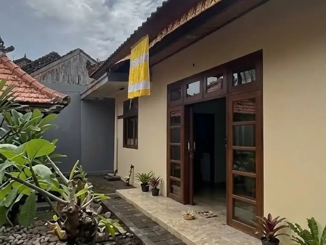 Dijual Rumah Asri Siap Huni Lokasi Strategis Di Kendonganan Bali - Image 2 of 10