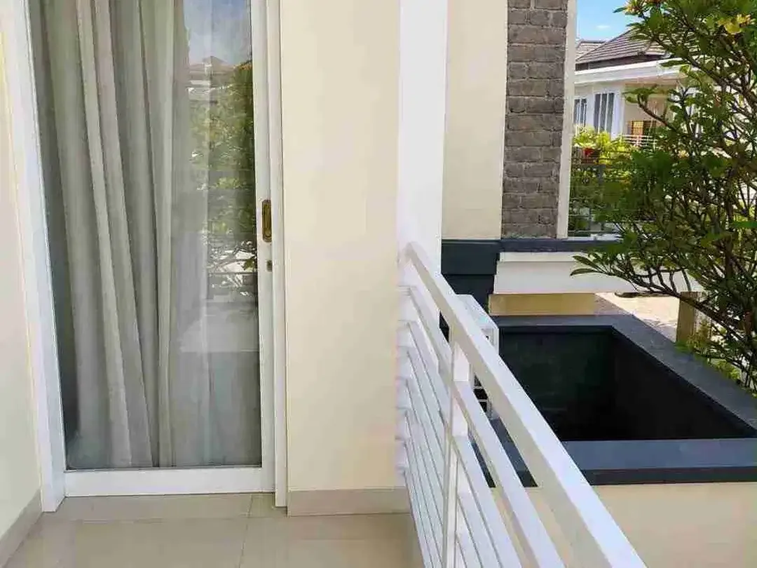 DIJUAL RUMAH MINIMALIS LANTAI 2 
LOKASI MAHENDRADATTA JALAN  GUNUNG GEDE DENPASAR BARAT 
PERUMAHAN CLUSTER ONE GATE SYSTEM 
SECURITY 24 JAM - Image 6 of 10