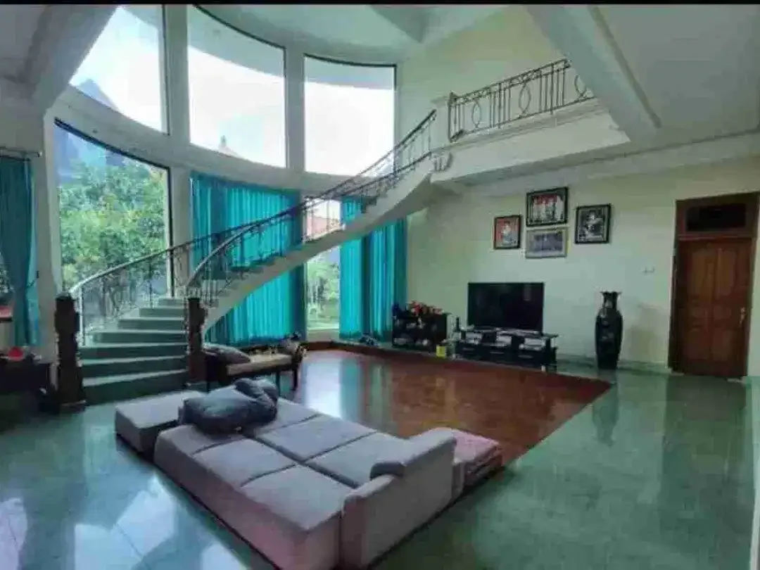 RUMAH MEWAH LANTAI II DI KAWASAN ELITE SEKAR TUNJUNG DENPASAR - Image 10 of 10