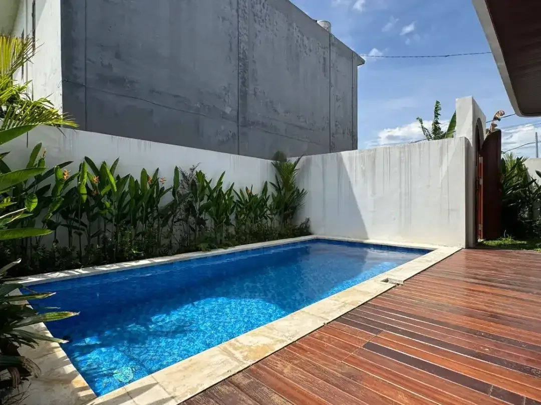 Dijual Villa Mewah Dekat Pantai di Canggu - Image 2 of 6