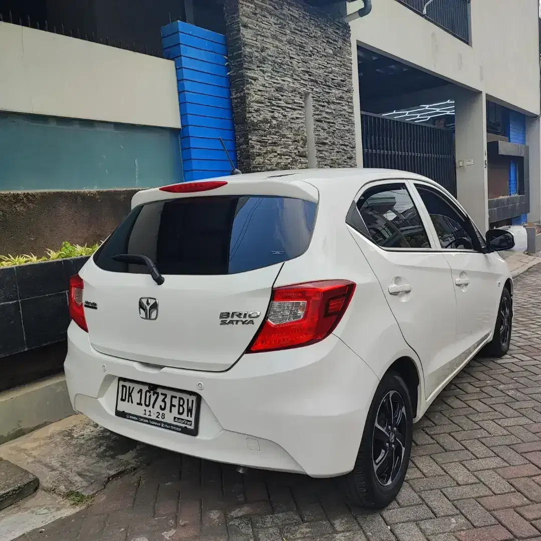 Honda Brio 2023 Low KM Asli Bali - Image 3 of 7